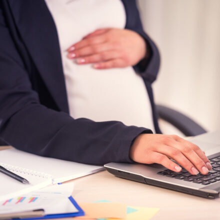 Sixth Circuit Revives Pregnancy Bias Claim Over Hospital Supervisor’s Remarks